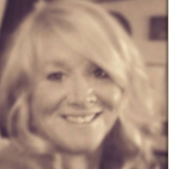 Meet your Posher, Lori - Picture 1 of 1